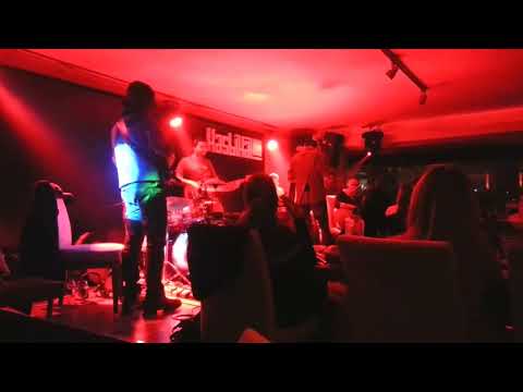 Tolga Kaya 5+1 -Kız Senin Bilmiyorum ne derdin var