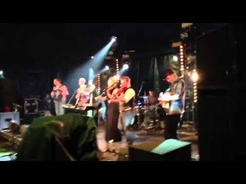 Face The West - Cardiac Ceilidh (Live at Hebridean Celtic F