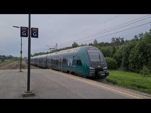 18/06/23 Vy BM 75 departing and BM 74 passing Sonsveien | Norway