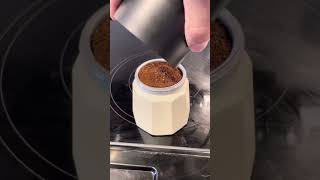 How to make a pumpkin spice latte using a moka pot #coffee