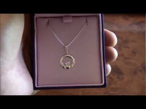download lagu mp3 mp4 Claddagh Earrings Ireland, download lagu Claddagh Earrings Ireland gratis, unduh video klip Claddagh Earrings Ireland