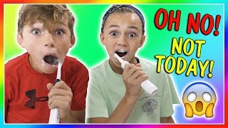 😜LAST DAY OF SCHOOL PRANK!😜| We Are The Davises