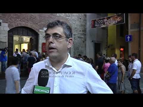 2015-08-17 - TUTTI IN FILA PER VEDERE PRATO DALL'ALTO DI PALAZZO PRETORIO