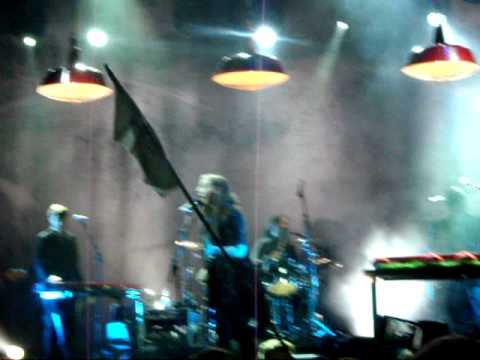 Folklore 011 Wiesbaden - Wir sind Helden - Denkmal