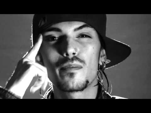 Blake - Desde abajo/ DIRECTO A CÁMARA ( II )