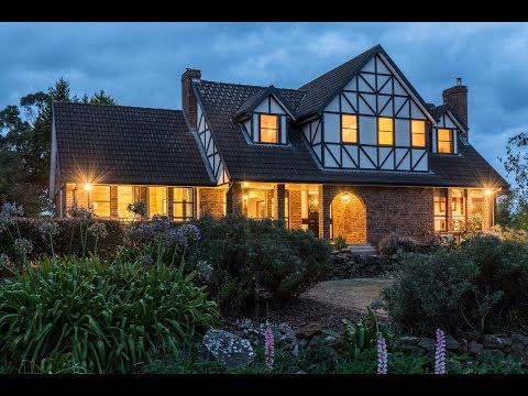 *SOLD* Presented by Jo and Tom - 48 Devon Hills Road, Devon Hills