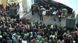 Sounds Under Radio at The Vampire Diaries Mall Tour