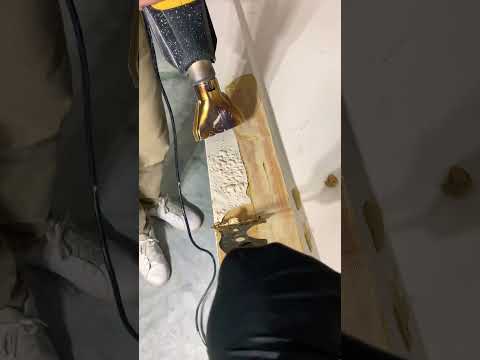Using a heat gun to remove paint. #satisfying #shorts #diy