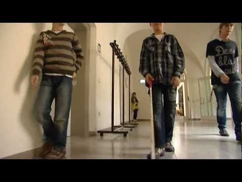 Gehen ohne Augenlicht - Projekt "Café-Blind-Date" im Kilianeum