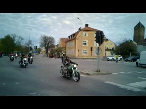 20 minutes of motorcycles - Valborg-kortegen in Linköping
