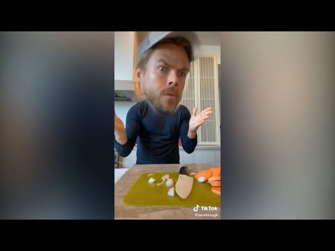 ウィル・スミス＆デレク・ハフ、「TikTok Tuesday」に出演。セレブ編 (Will Smith & Derek Hough in 'TikTok Tuesday': Celebrity Edition)