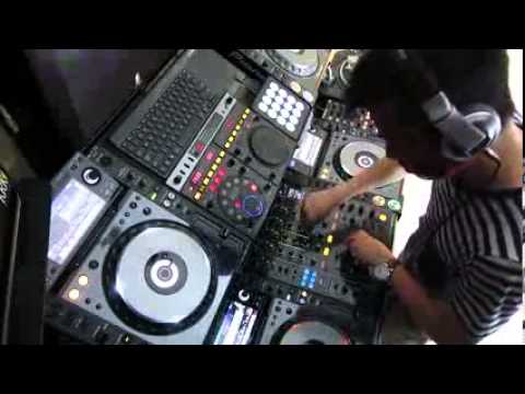 Cotts & INdo4rmy HALLOWEEN MIX Ft. Zombies