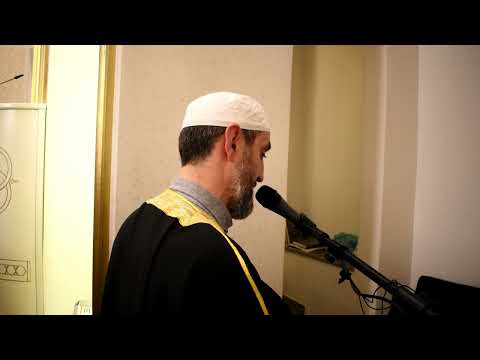 Namazi i natës me emocione nga Surja Xhuma dhe Surja Munafikun