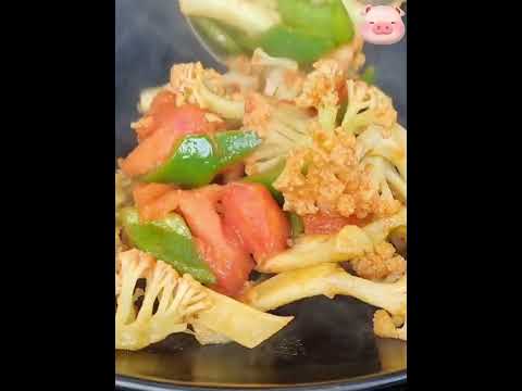 Chinese food preparation:fried cauliflower