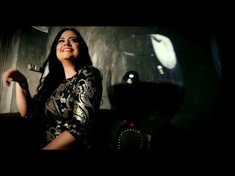 Varga Kinga - Jó most nekem egyedül (Official Music Video)