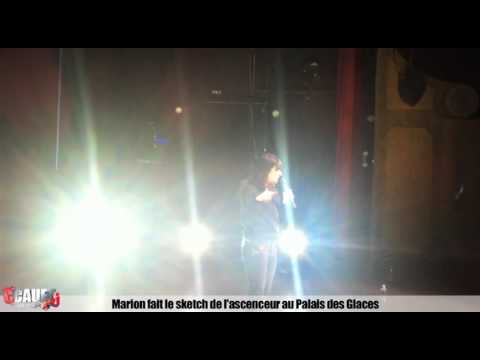 Marion refait le sketch de l'ascenceur au Palais des Glaces