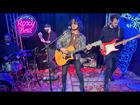 Diego Conti, progetto di rivoluzione nella musica, live tra baci a scuola, gin tonic e alcolica