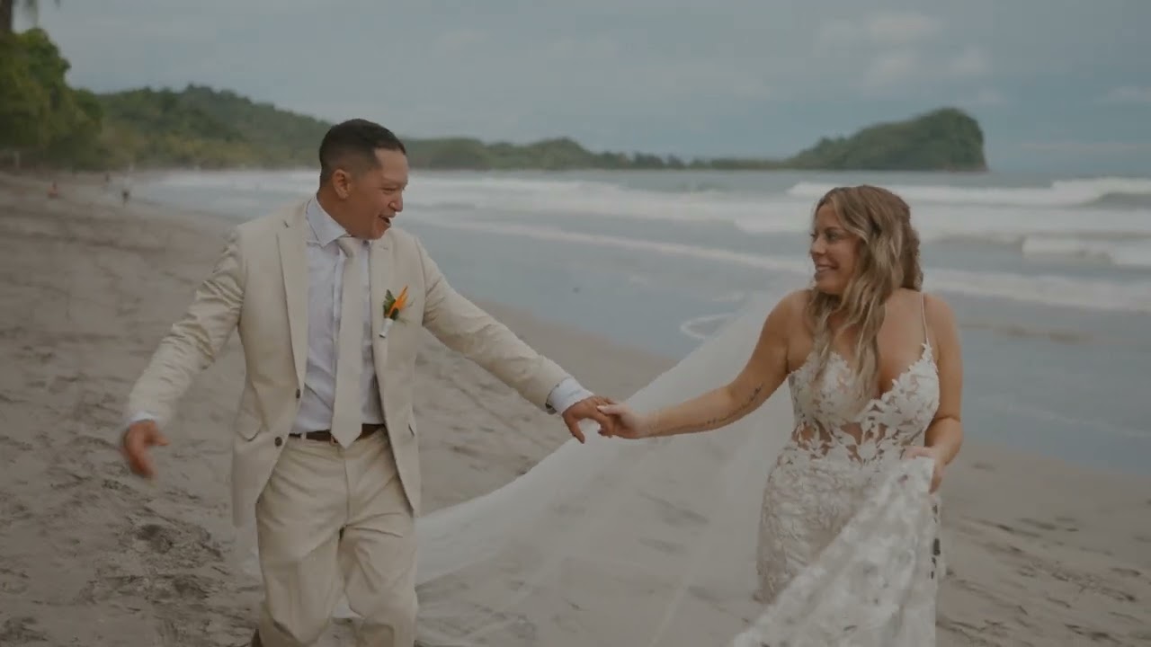 Tropical Jungle Wedding in Mnauel Antonio • Colleen + Javier