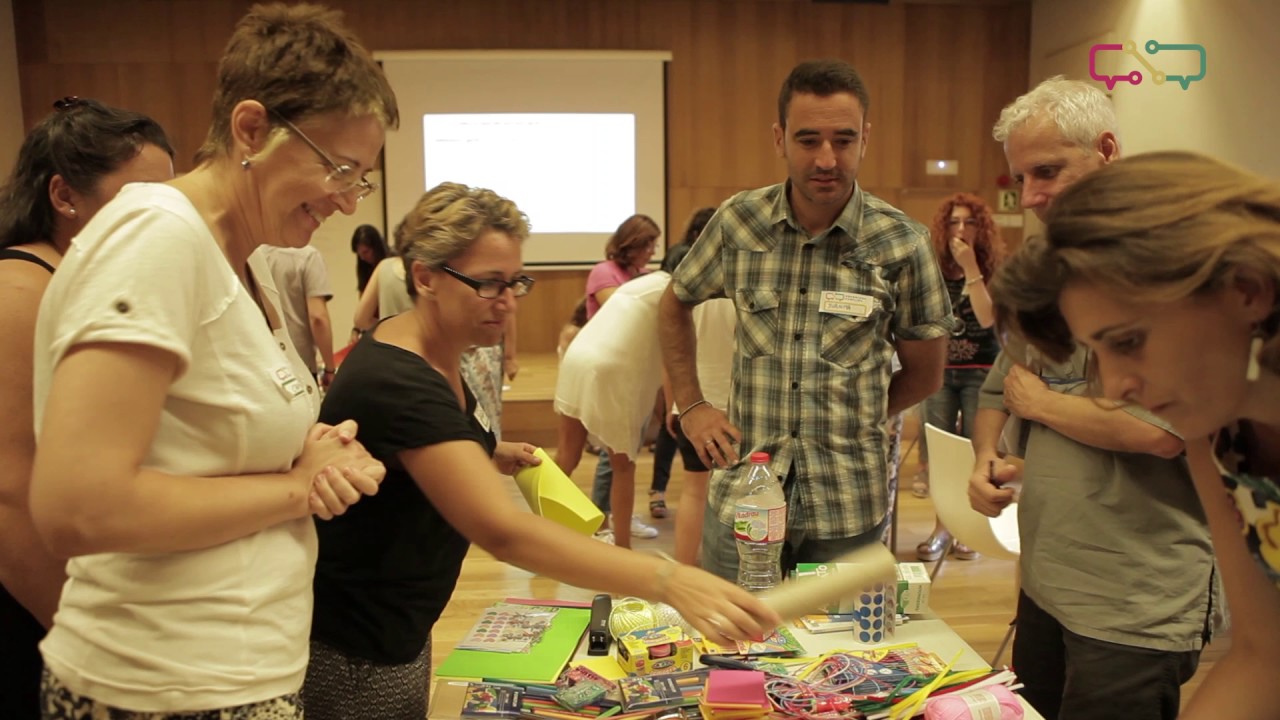 Comença la crida "Redissenyem la reunió amb les famílies" 