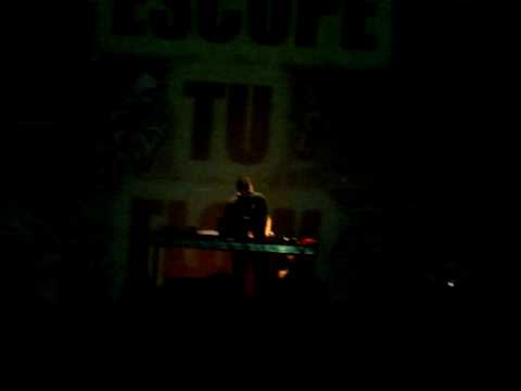 ESCUPE TU FLOW 17/4/10