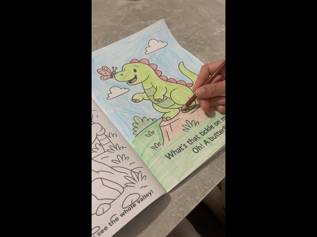 Vídeo relacionado con Dinosaur And Princess Coloring Book Space Edition: A Space Adventure with 50 Coloring Pages For Kids And Toddlers Age 2-12