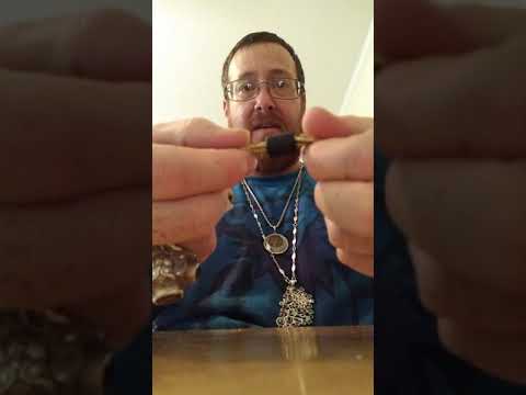 Removing a festival bracelet without altering it's integrity