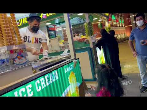 Turkish ice cream guy tricks with Arshiya (5 year old girl)