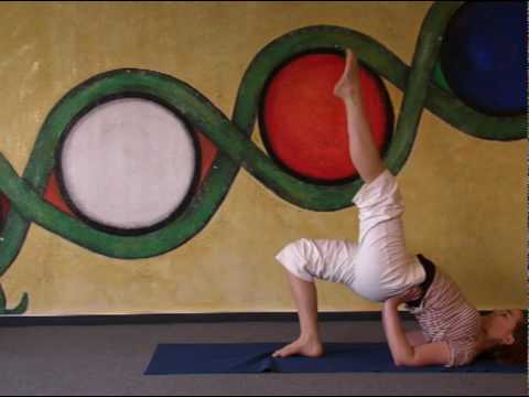 Vom Schulterstand zur Brücke - Hatha Yoga Übungsfolge