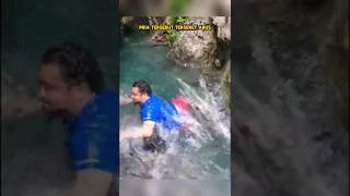 Download lagu Pria terjatuh Dari atas Air Terjun Yang sangat Tinggi #shorts mp3 Download lagu Pria terjatuh Dari atas Air Terjun Yang sangat Tinggi #shorts mp3