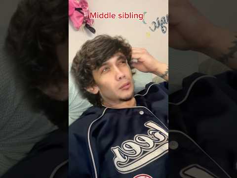 Mom always picks the middle sibling  to do the work😆🤣#funnyshorts #comedy #shorts