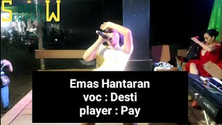 Download lagu lagu Emas Hantaran Cover Desti Live at simpang 3 r... mp3