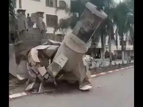 IDF soldiers bulldoze monuments for the late PLO chairman Yasser Arafat