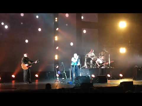 Первое концертное исполнение песни "А река течет" Любэ