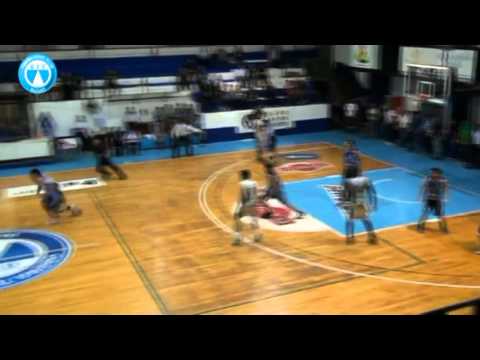 Impresionante volcada de Joaquín Deck