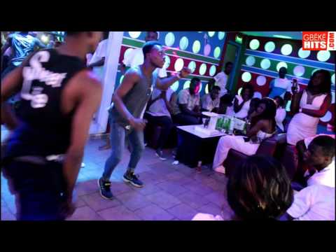 Prestation des danseurs de shakool 619