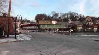preview picture of video 'Hudson Line Crossing Peekskill'