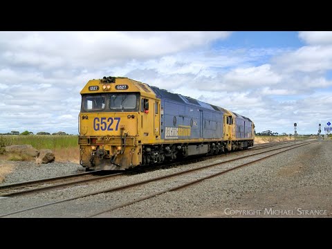 G527 & BL31 Diesel Locomotives Running Light (25/11/2022) - PoathTV Australian Trains & Railways