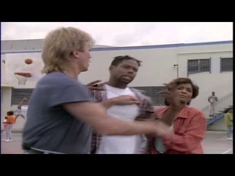 MacGyver Gunz ' N Boy Trailer #1 Richard Dean Anderson