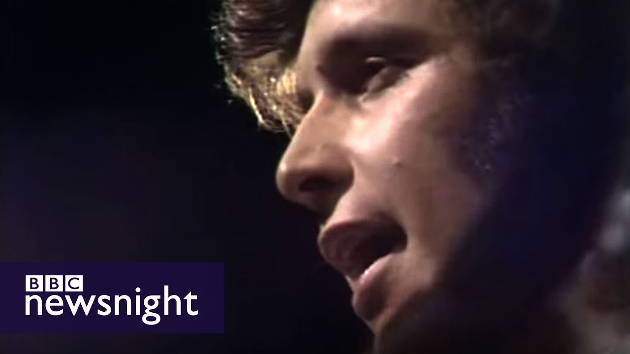 Don McLean performs American Pie live at BBC in 1972 - Newsnight archives - YouTube