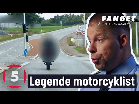 Motorcyklist tror vejen er hans legeplads! | Fanget På Politiets Kamera | Kanal 5 Danmark