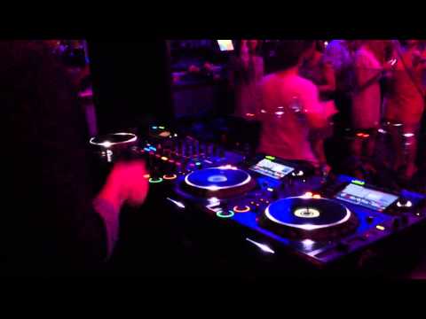 RT playing "Storm Queen - Look Right Through (MK Dub III)" @ Eclipse Bar - W Barcelona