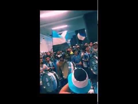 "Aquecimento banda geral do gremio   entrada 14/03/2015 Grêmio x Cruzeiro RS" Barra: Geral do Grêmio &bull; Club: Grêmio