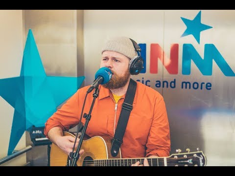 Liftconcert: Tom Walker - Leave A Light On (live)