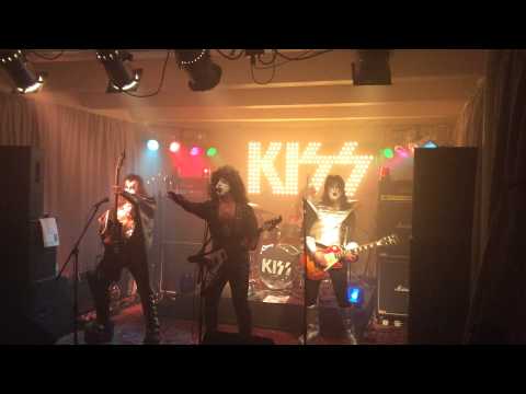 Kisstory - "Love Gun"