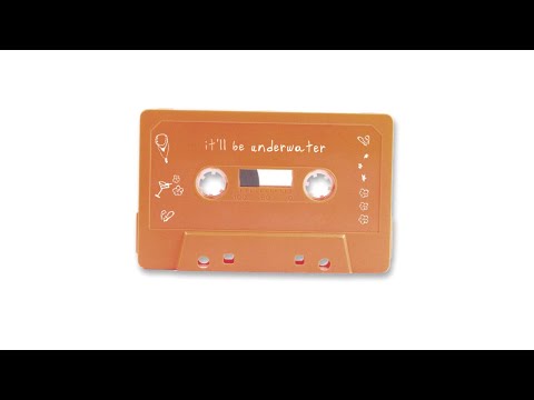 Amelia Moore - underwater (Lyric Video)