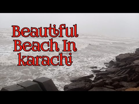 Beautiful Beach In Karachi || Wonderful Weather || Rainning
