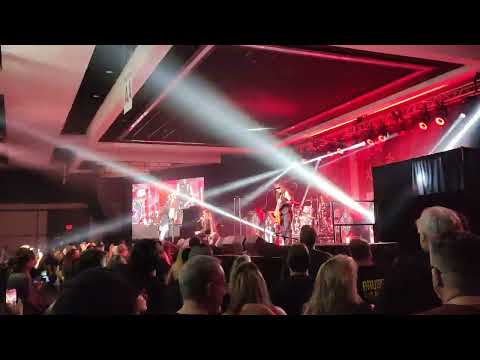 Skid Row x Lzzy Hale - Slave to the Grind at Riverside Iowa