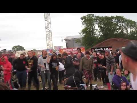 Download Festival 16/06/2013 Bottle Fight Highlights.