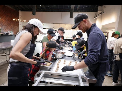 Meghan Thanksgiving Promotion Delivers Another Few Inches of Her Kids Faces For Online Consumption