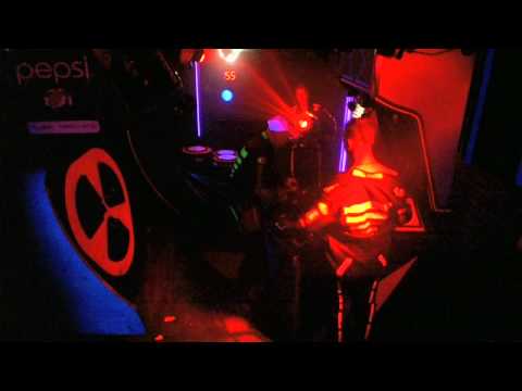 Perry, Jason & Dennis in the Pepsi Music Machine @ Decibel - 18:32